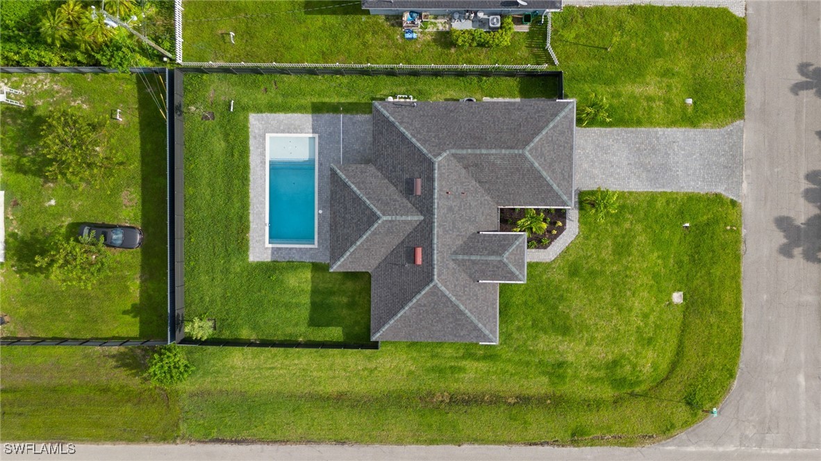 1215 NW 1st PL