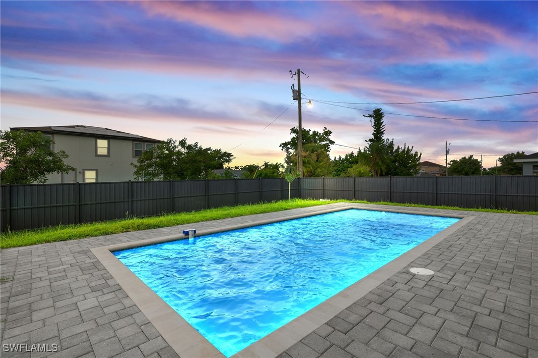 1215 NW 1st PL