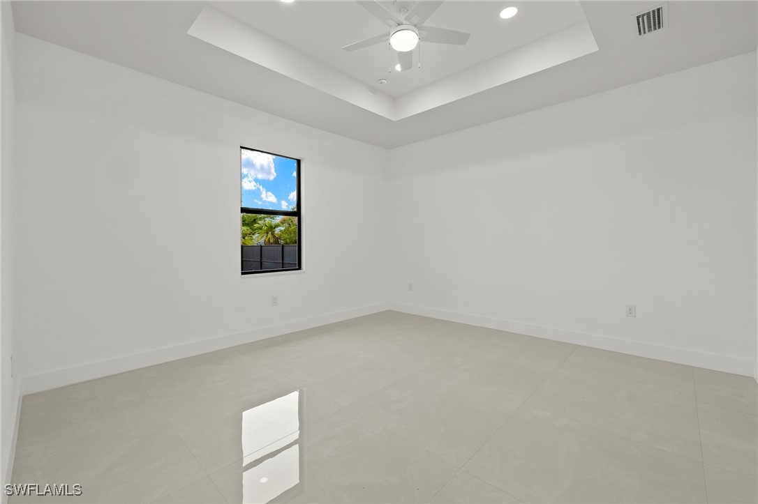 1215 NW 1st PL
