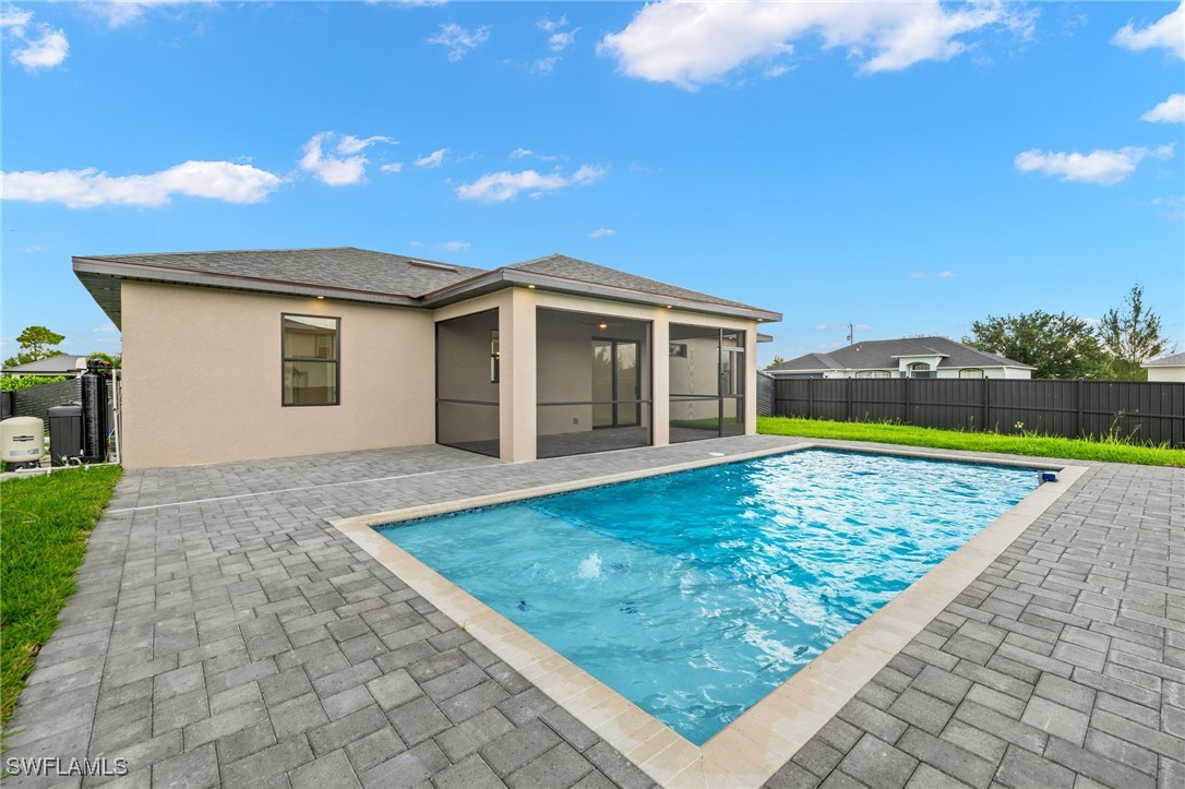 1215 NW 1st PL