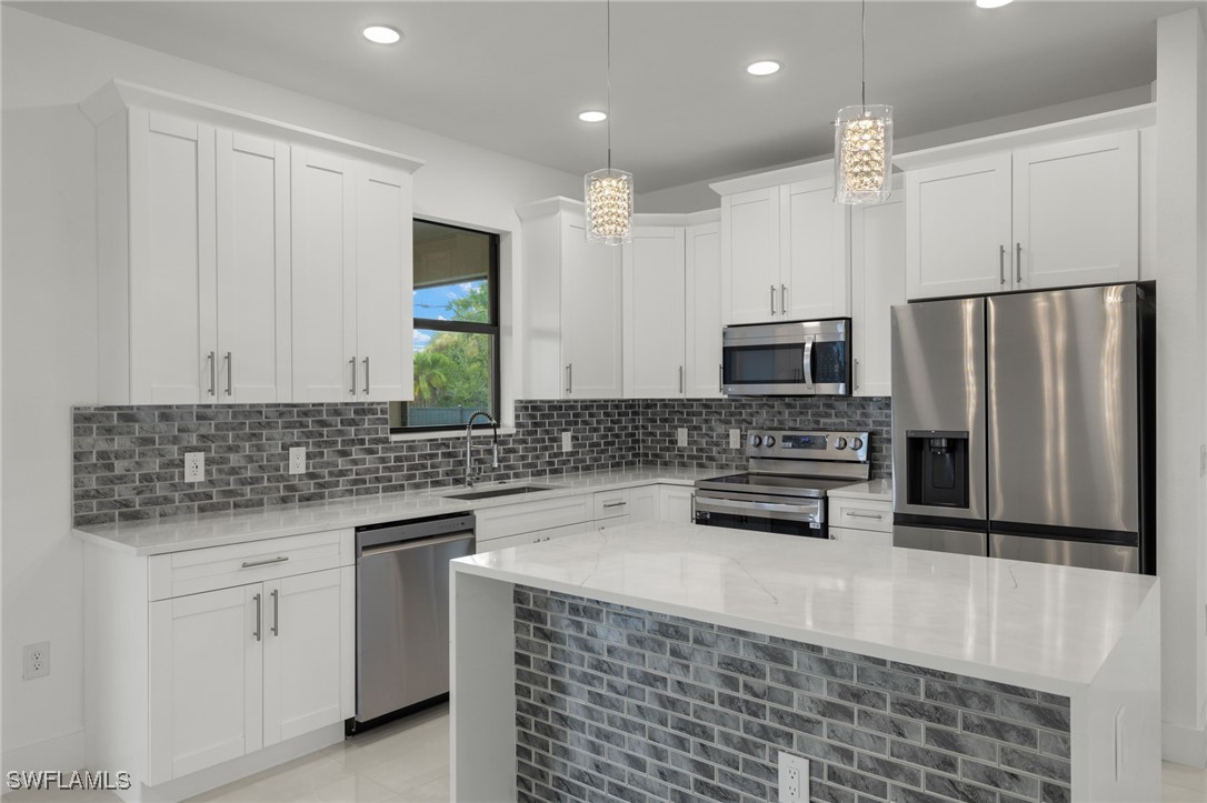1215 NW 1st PL