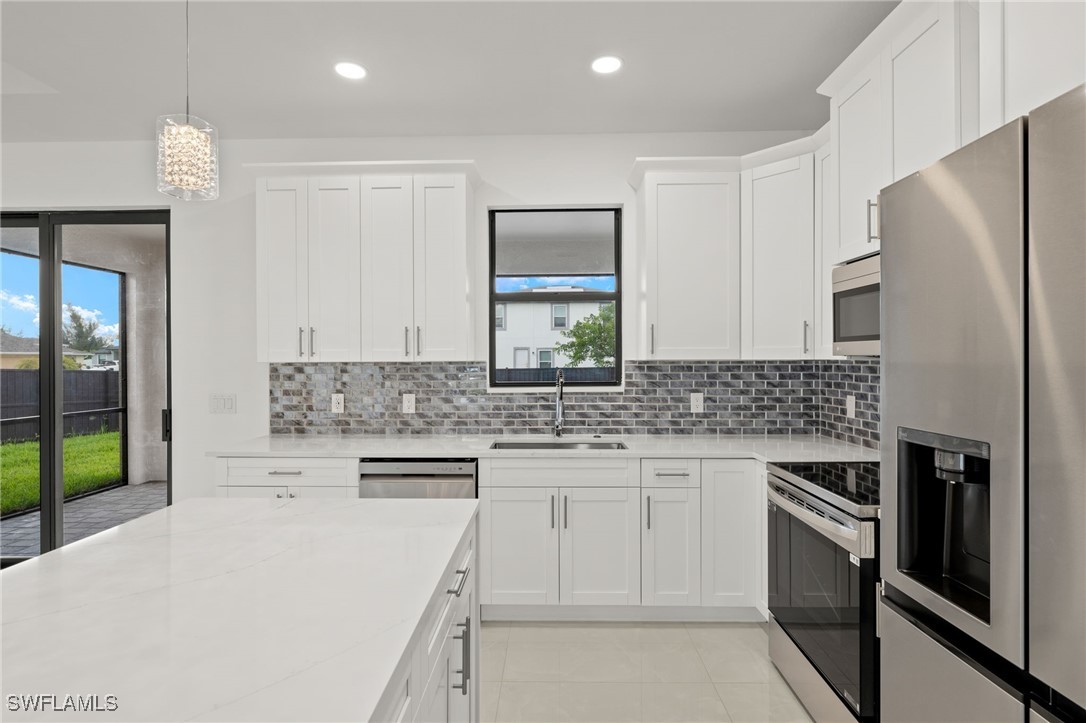 1215 NW 1st PL