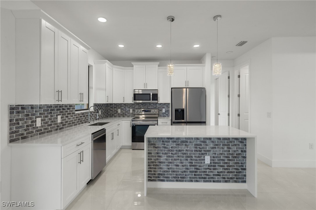 1215 NW 1st PL