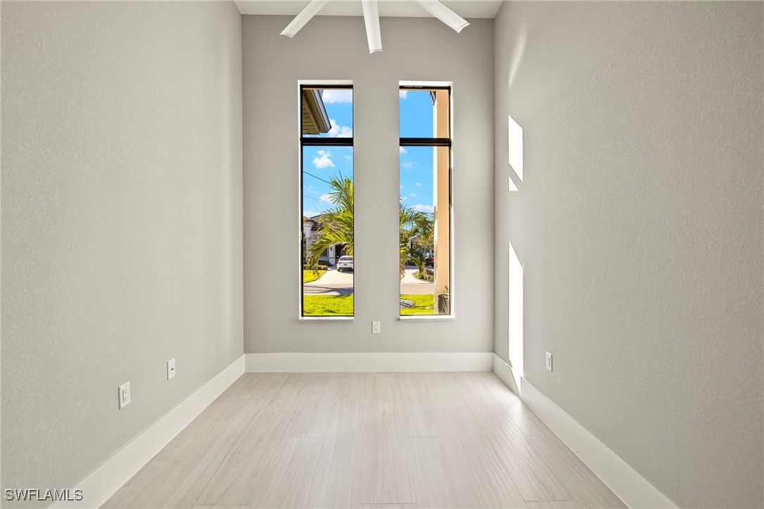 301 NW 39th AVE