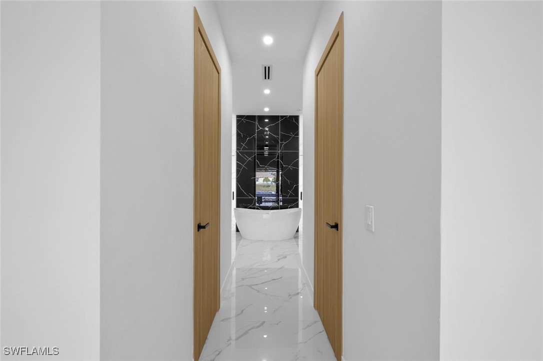 835 SW 24th ST