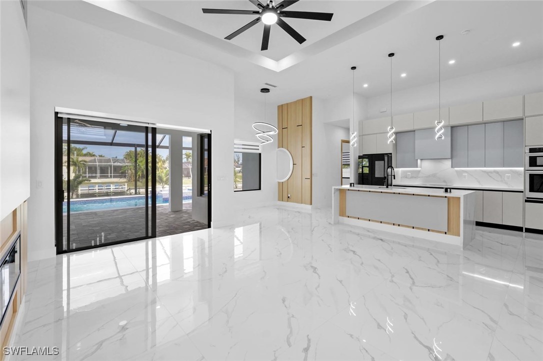 835 SW 24th ST