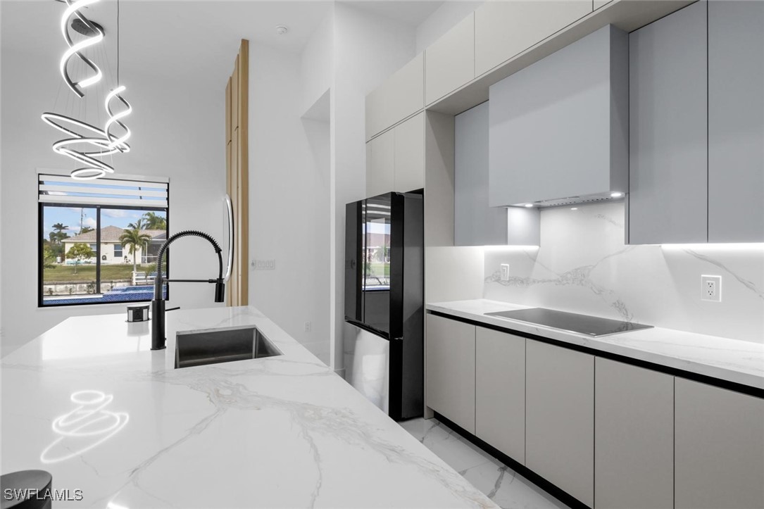 835 SW 24th ST