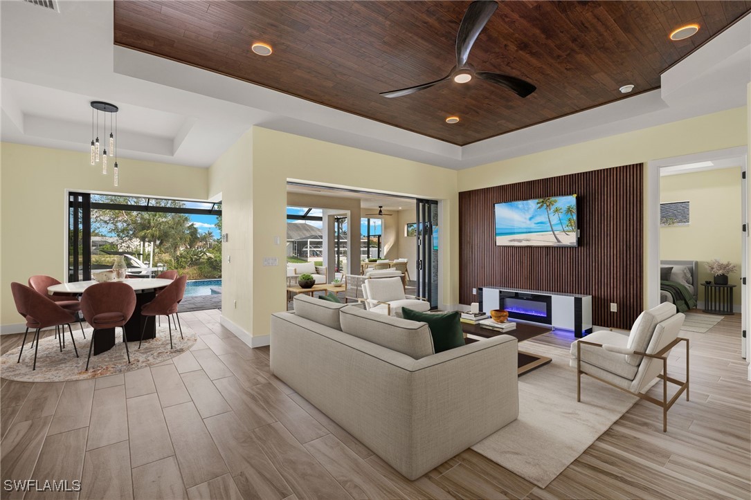 4411 Pelican BLVD