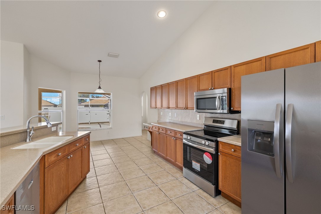 27 NW 28th ST