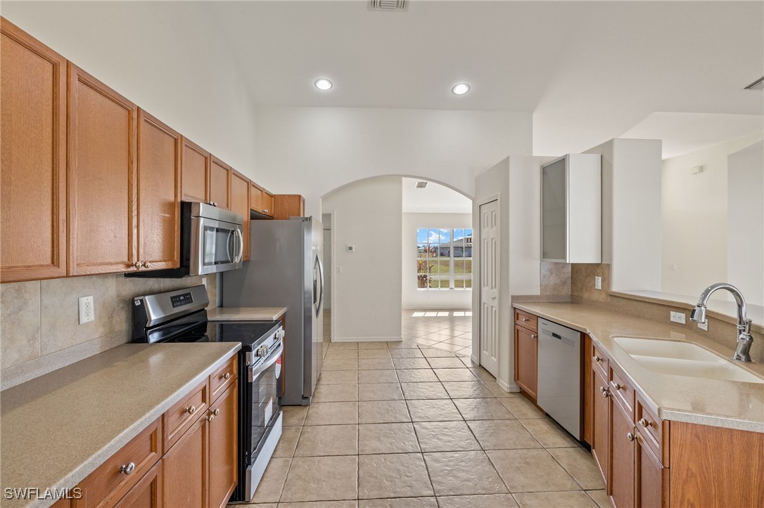 27 NW 28th ST