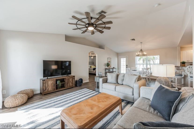 3725 W Gator CIR