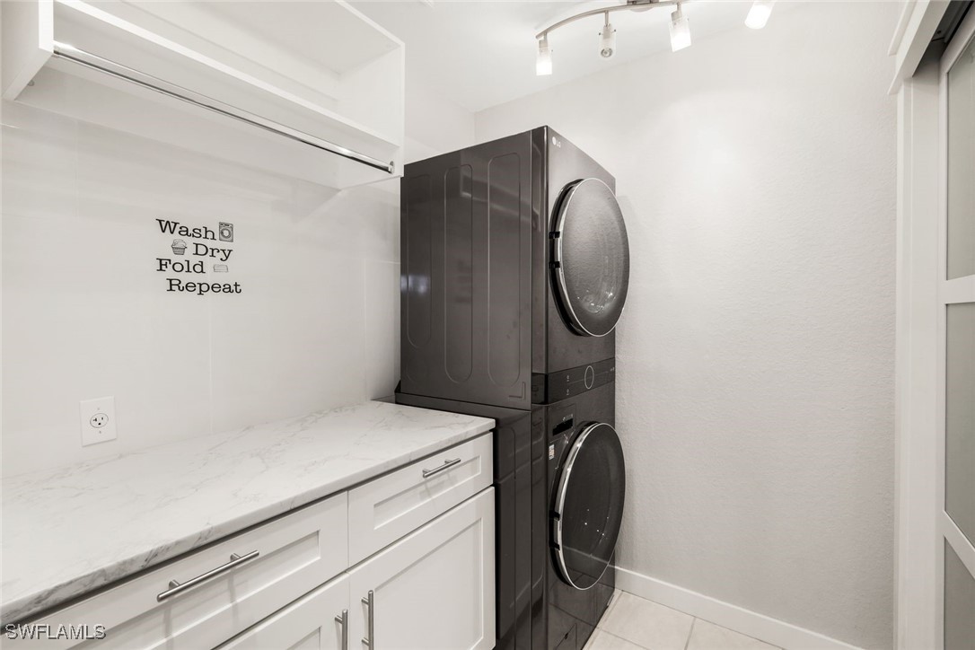 2105 Cape Heather CIR
