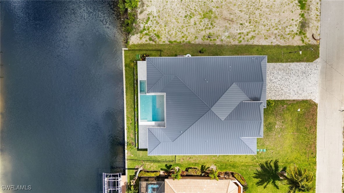 816 NW 39th AVE