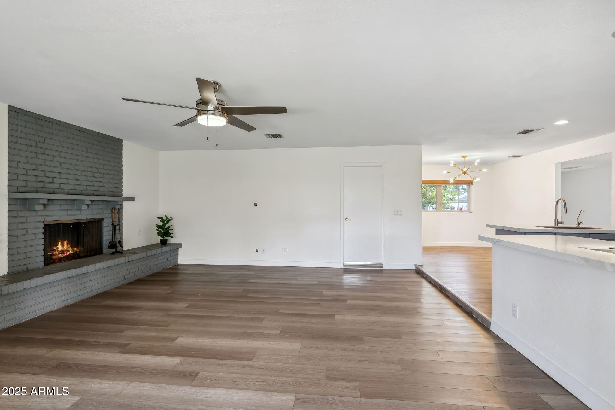 5319 E GELDING Drive