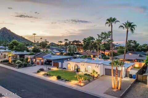 2532 E DESERT COVE Avenue