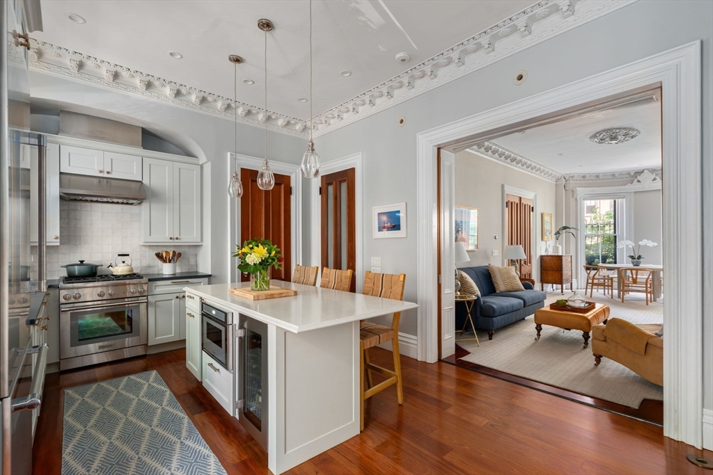 32 Rutland Sq # 1