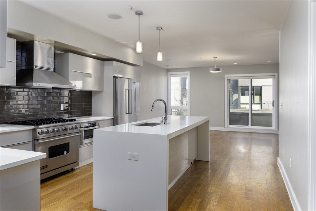 401 W 1st # 101
