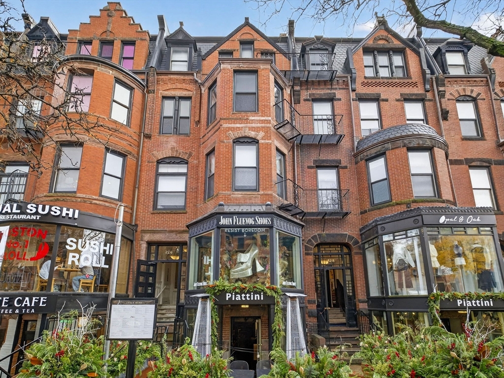 226 Newbury Street # 22