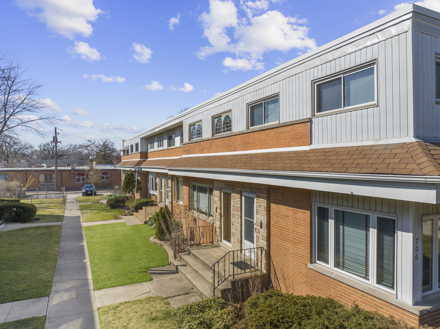 706 N Western Avenue Unit: B