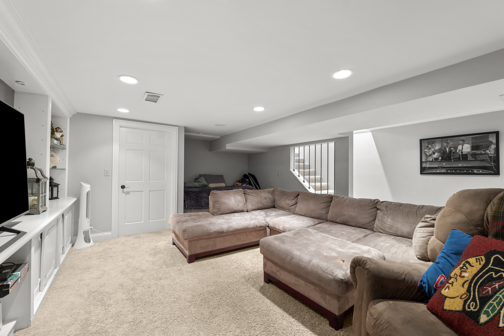 706 N Western Avenue Unit: B