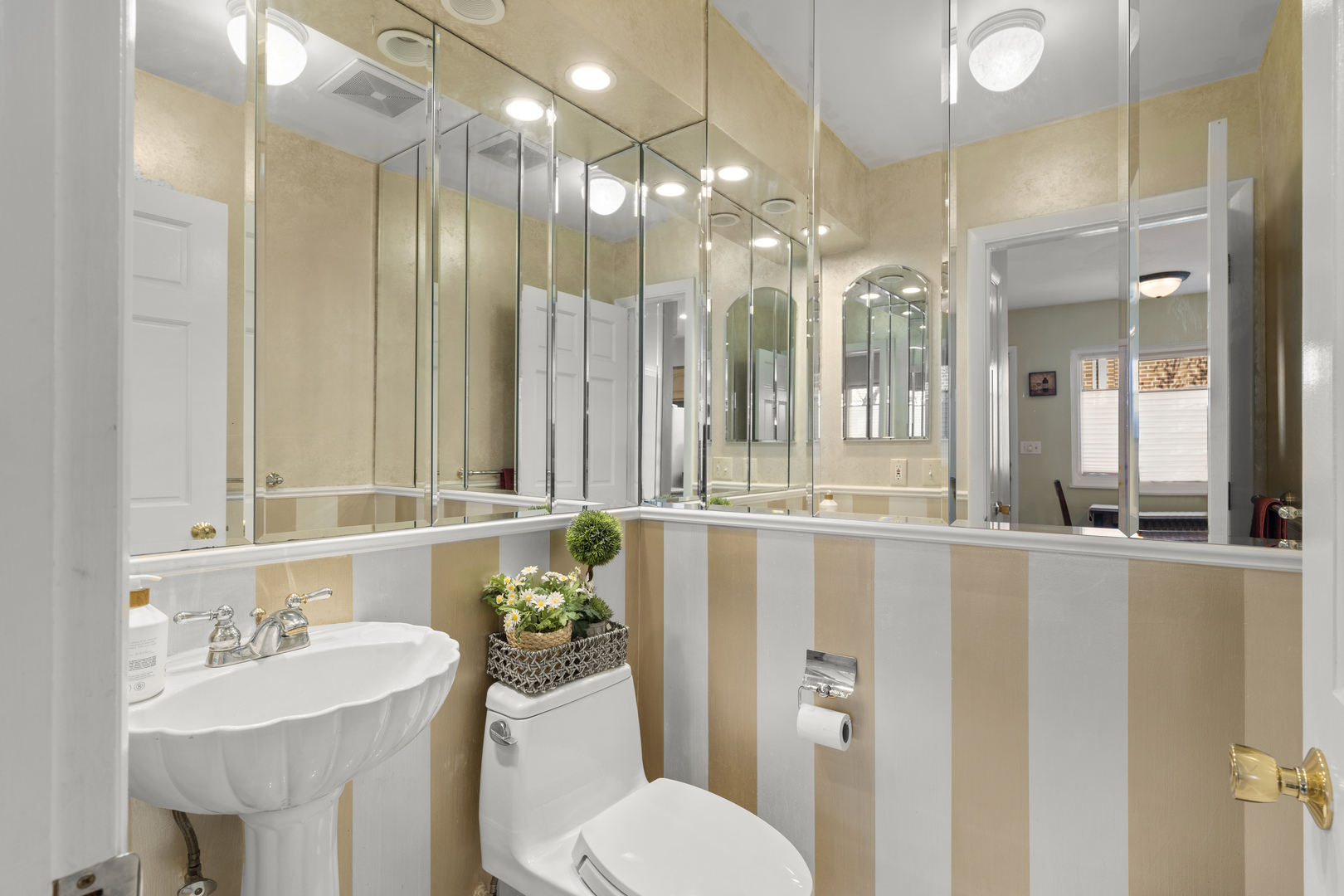 706 N Western Avenue Unit: B