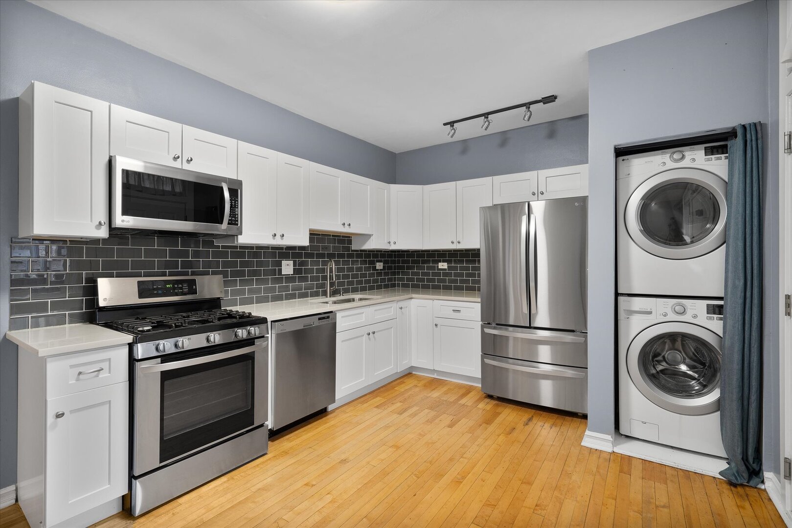 5000 N Glenwood Avenue Unit: 2