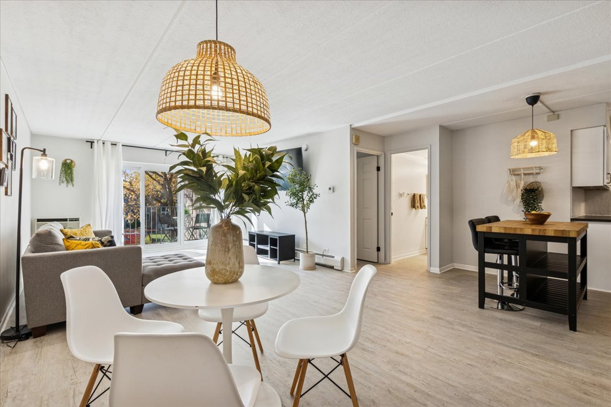 5125 Blodgett Avenue Unit: 208T