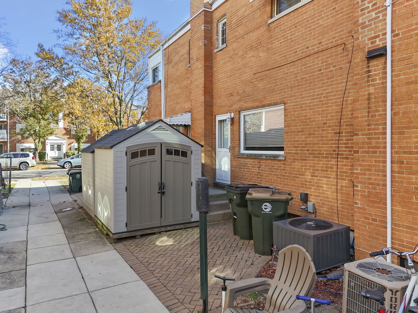 706 N Western Avenue Unit: B