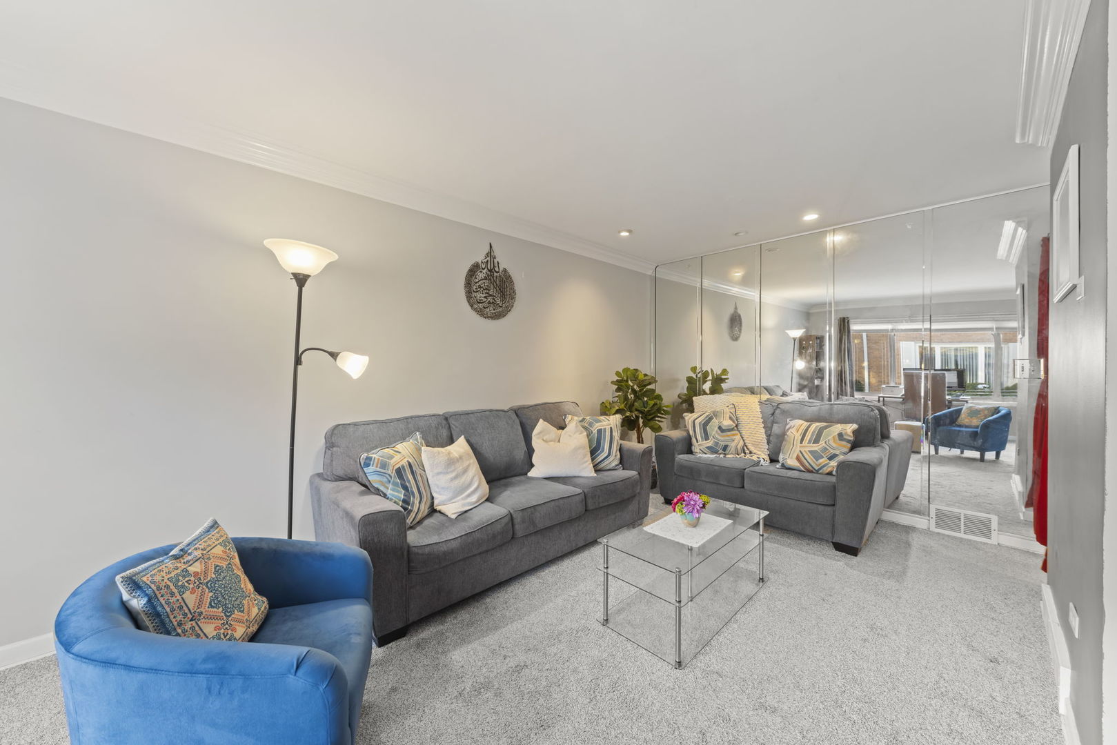 706 N Western Avenue Unit: B