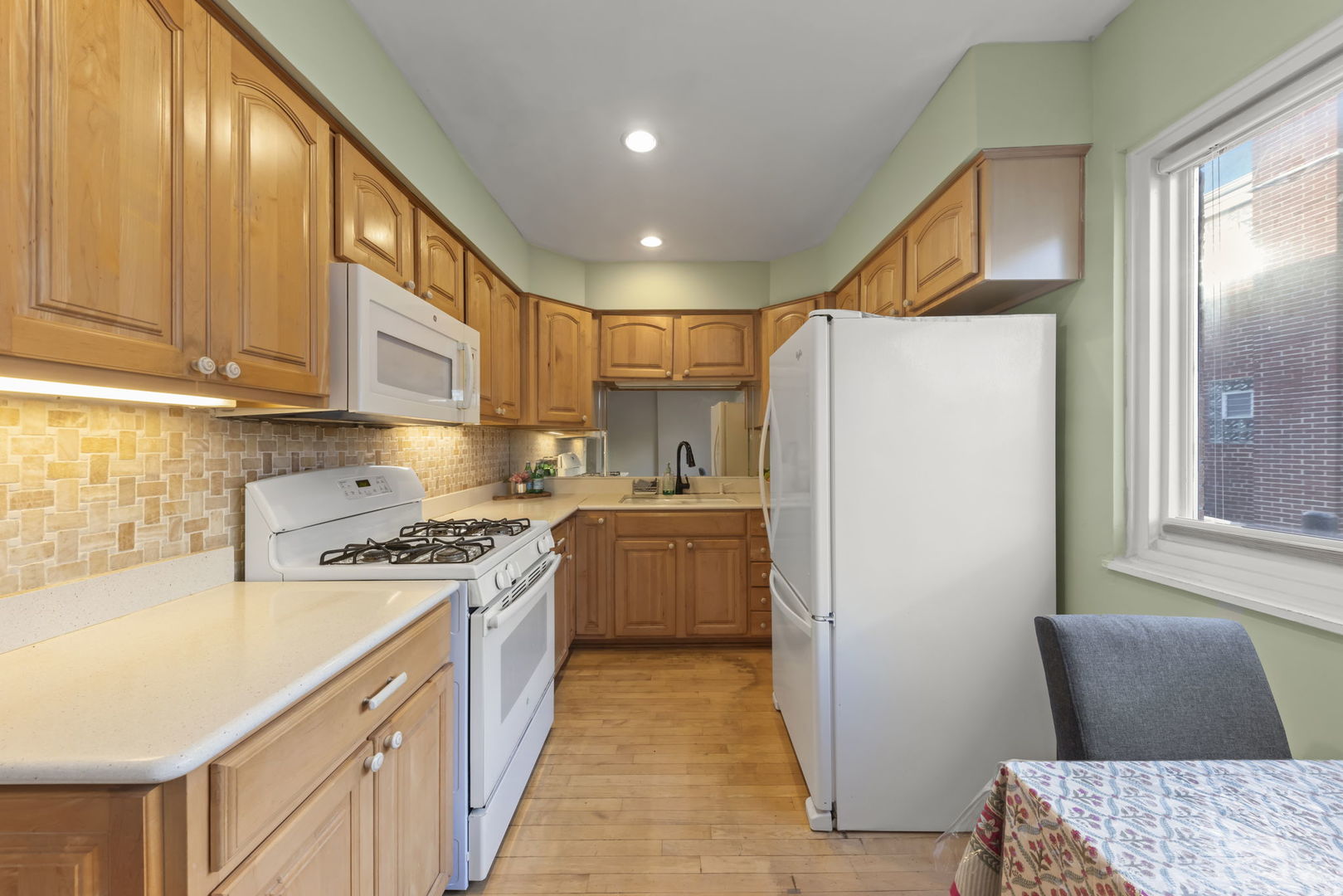 706 N Western Avenue Unit: B