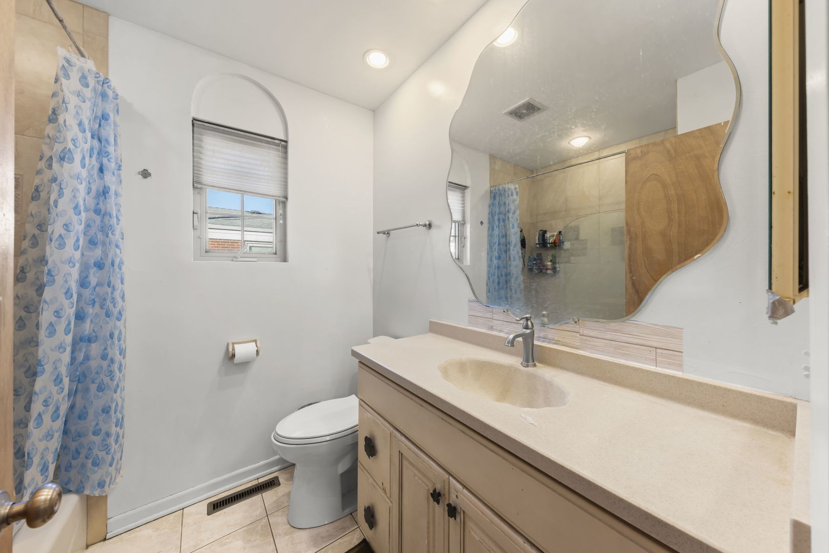 706 N Western Avenue Unit: B