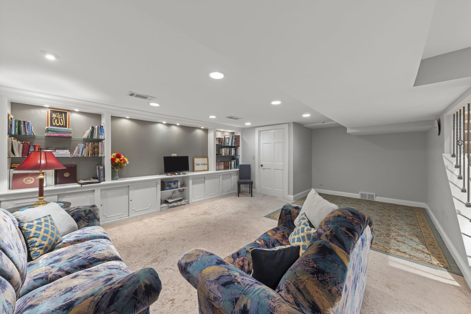 706 N Western Avenue Unit: B