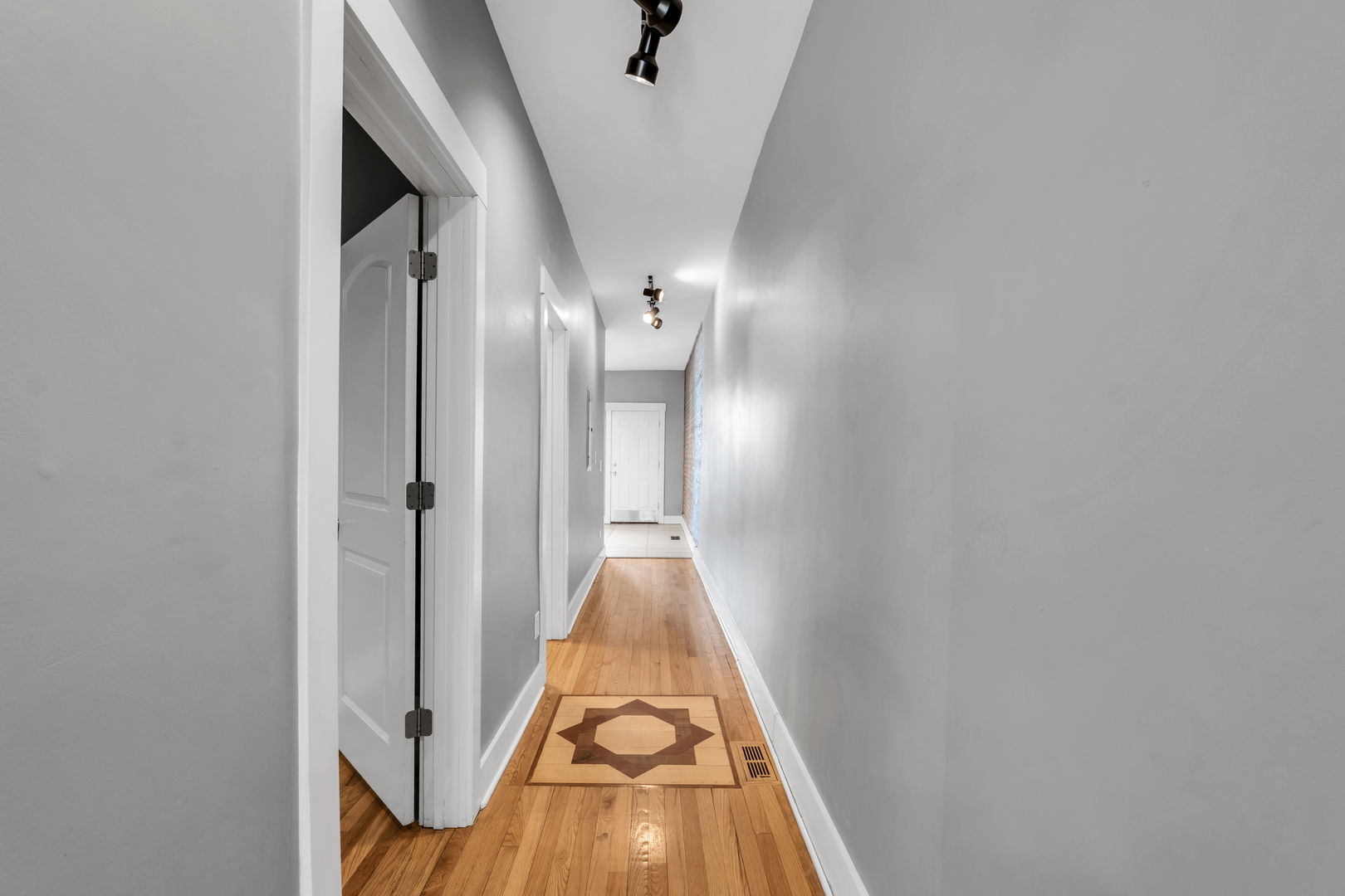 3208 W Wabansia Avenue