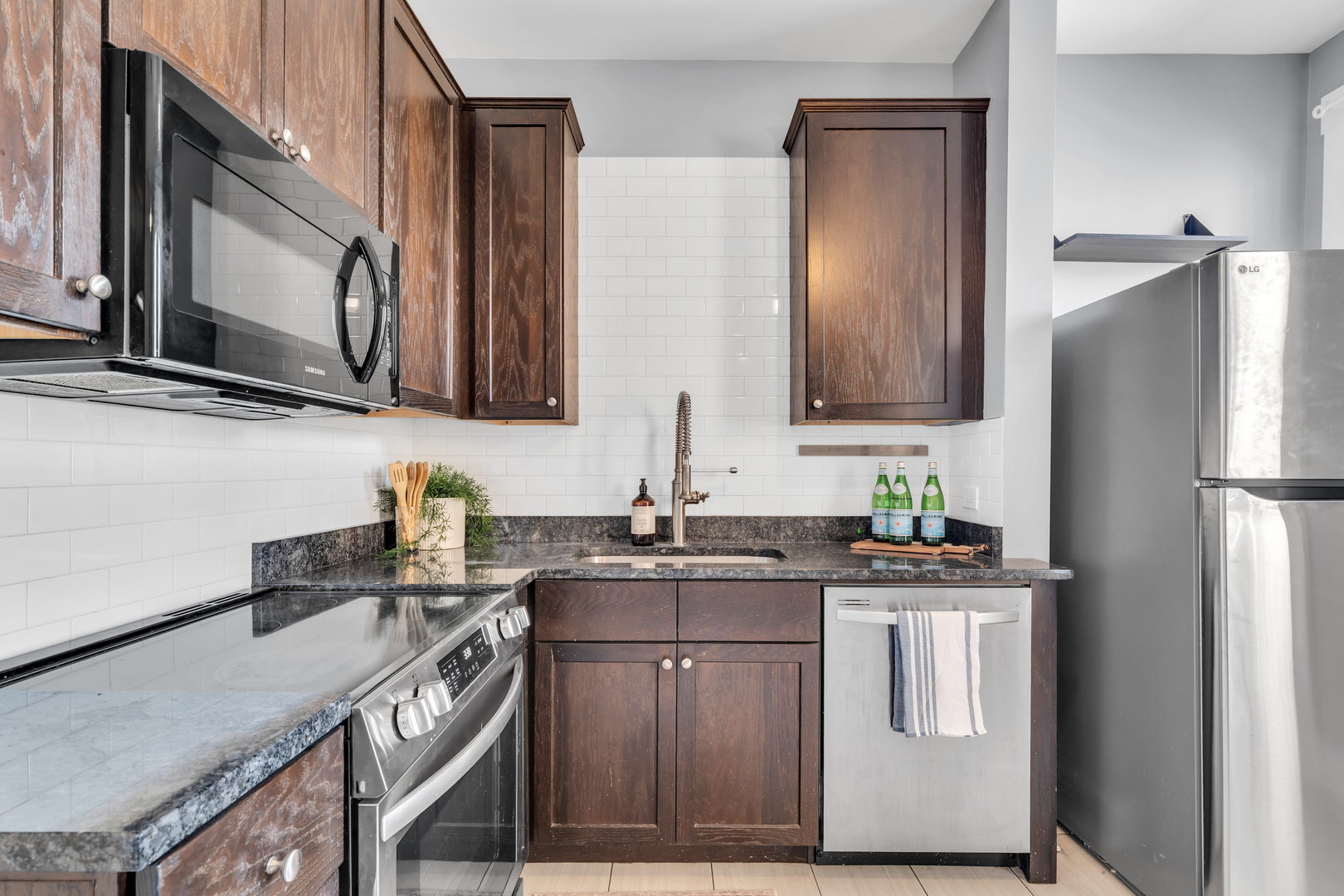 3208 W Wabansia Avenue