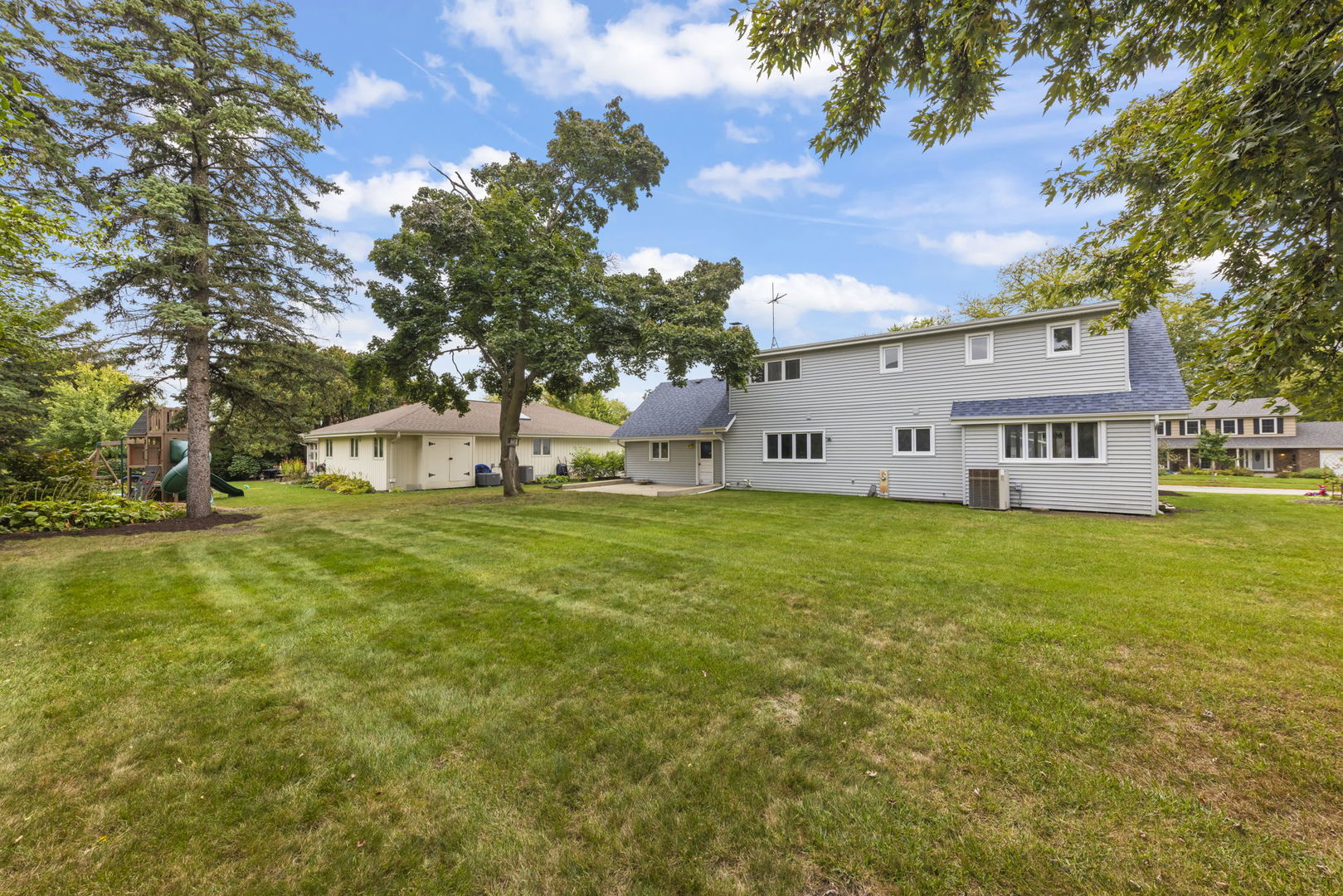 1565 N Summit Street