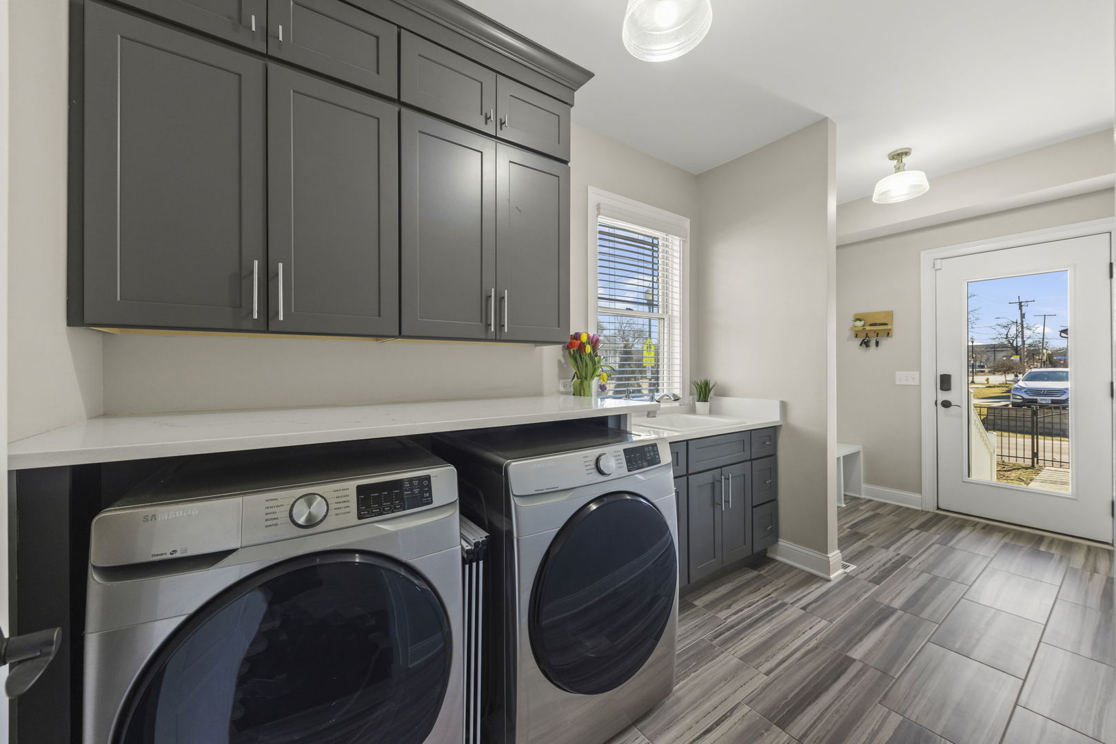 104 W Jefferson Avenue