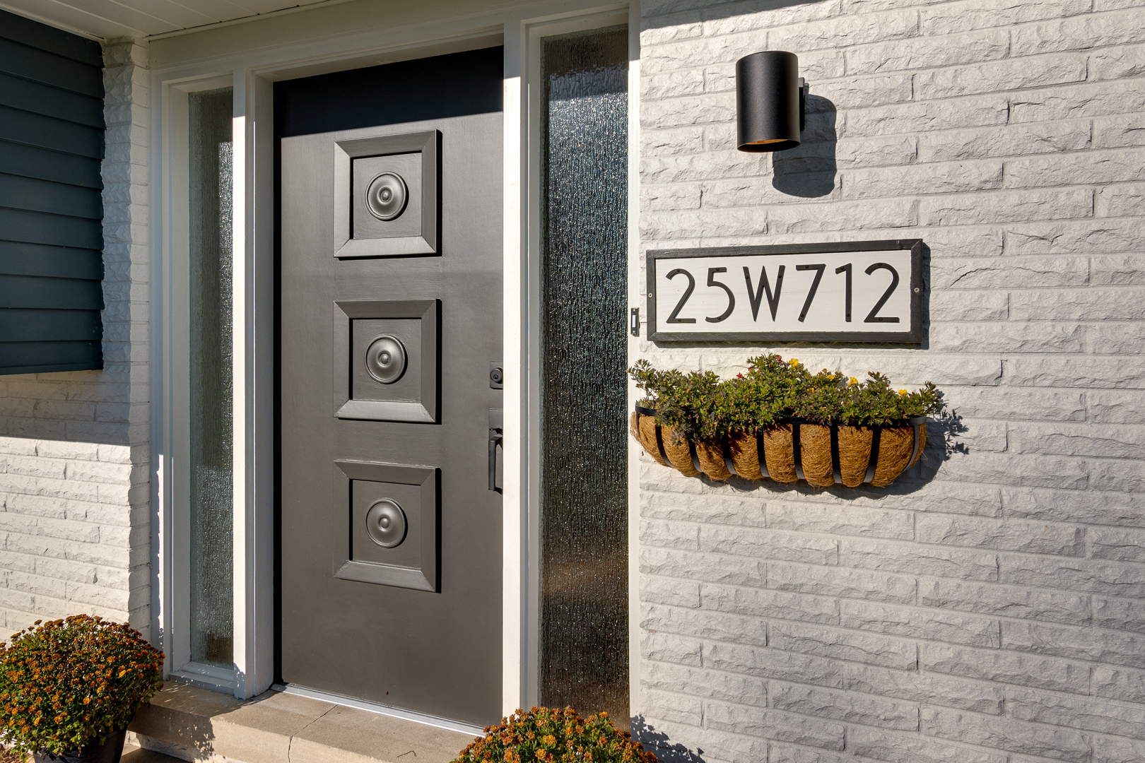 25W712 Chieftain Lane