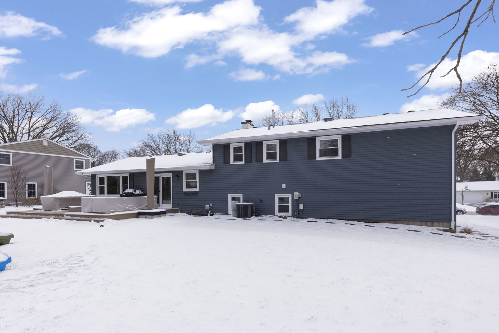 25W712 Chieftain Lane