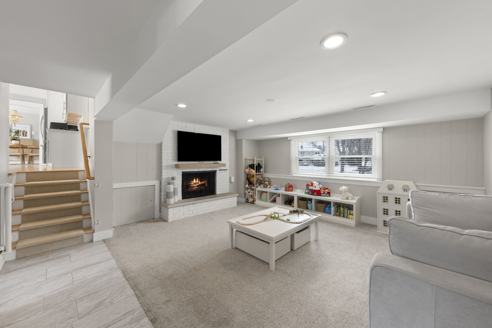 25W712 Chieftain Lane