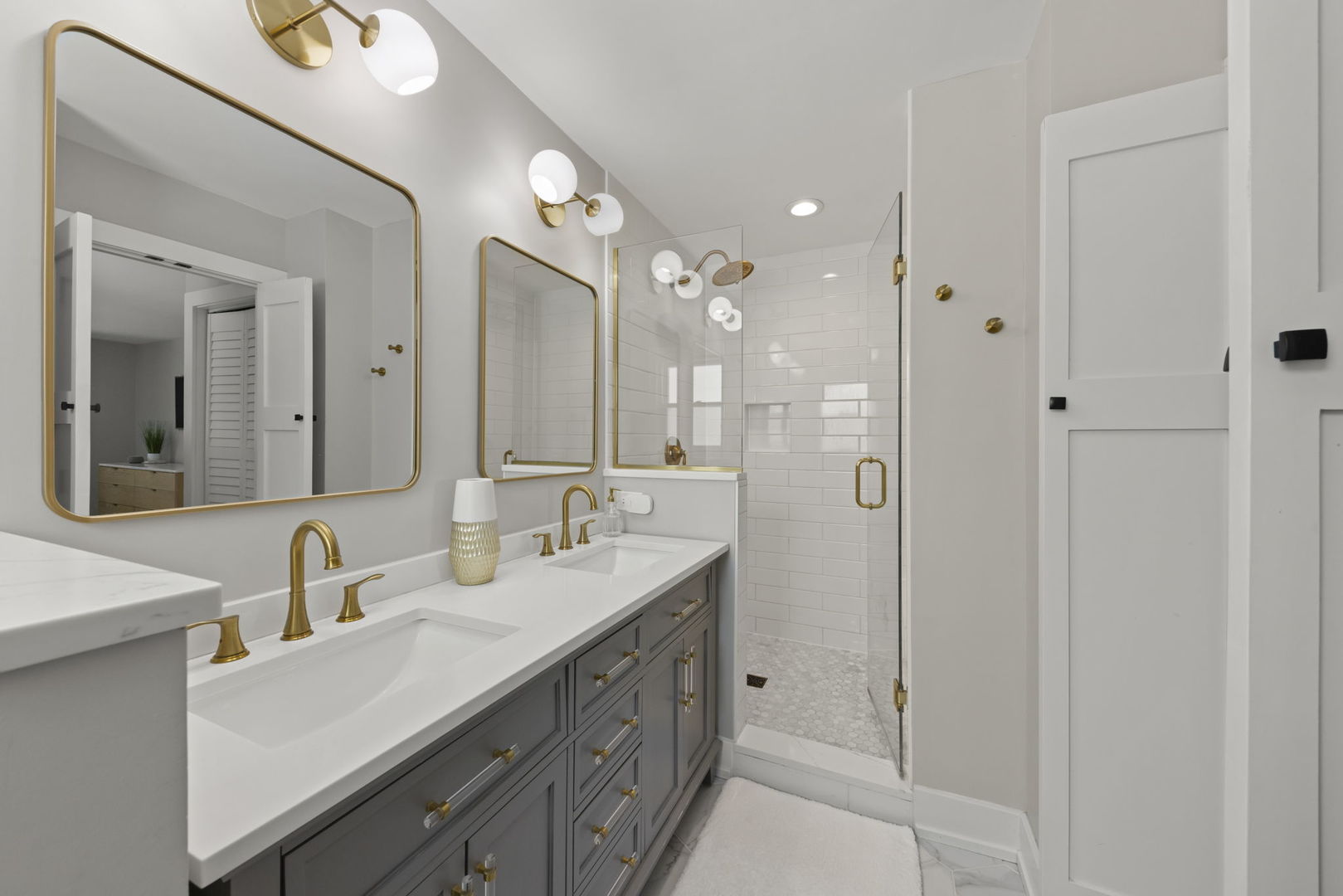 25W712 Chieftain Lane