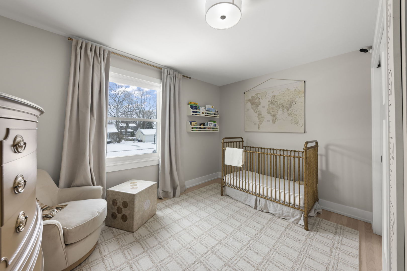 25W712 Chieftain Lane