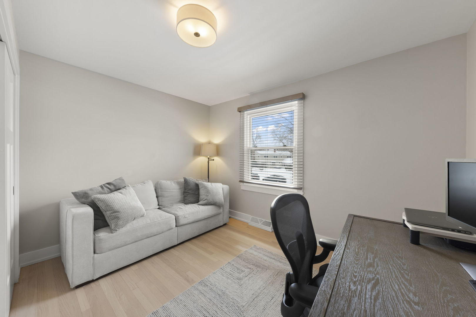 25W712 Chieftain Lane