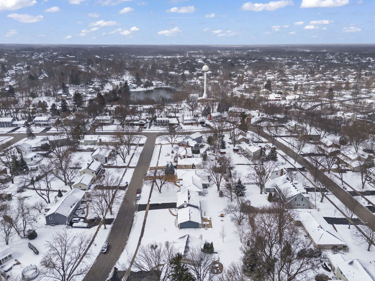 25W712 Chieftain Lane