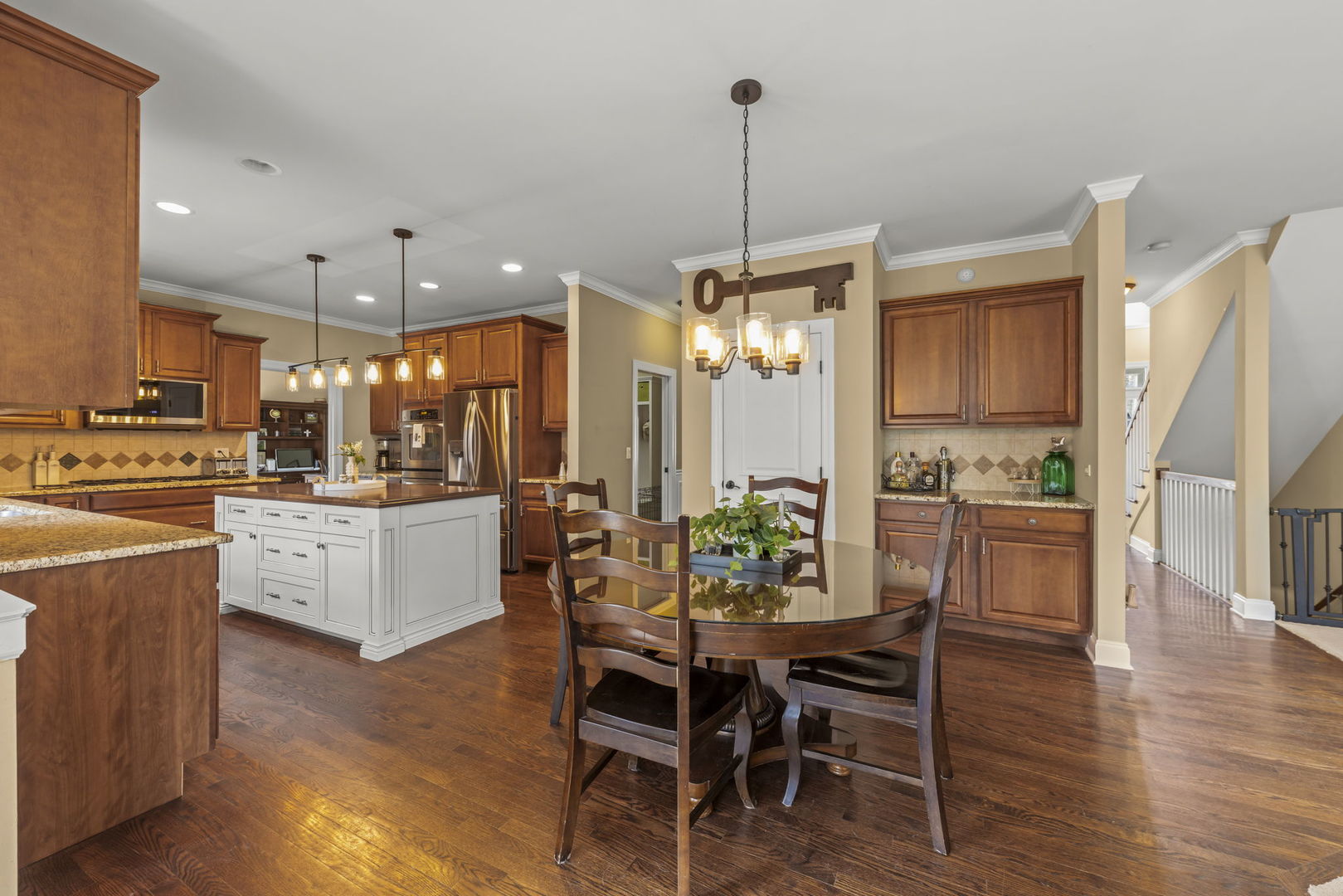 1N003 Richard Avenue