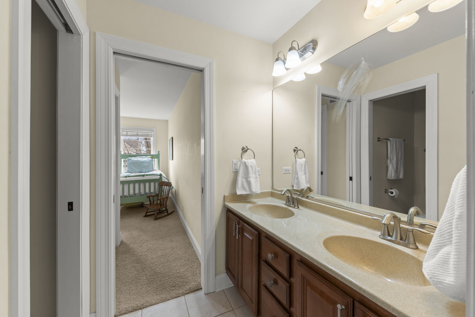 1N003 Richard Avenue