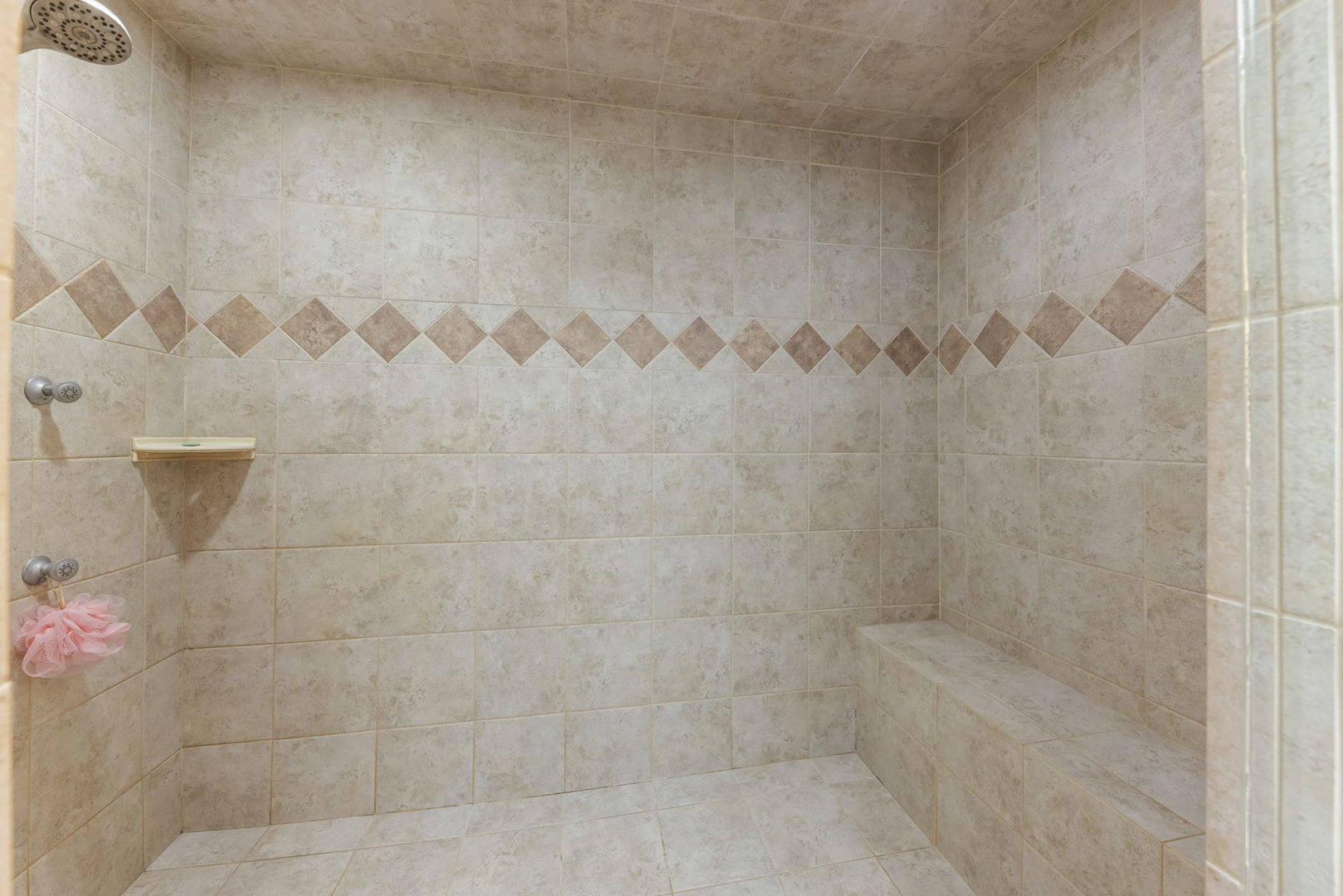 1N003 Richard Avenue