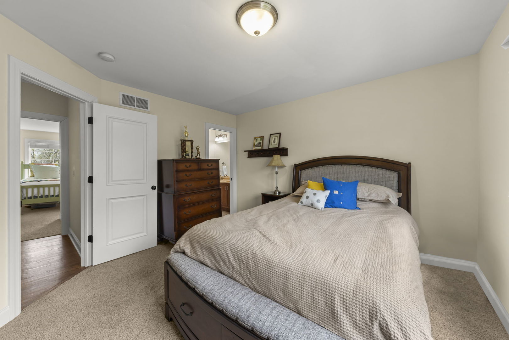 1N003 Richard Avenue