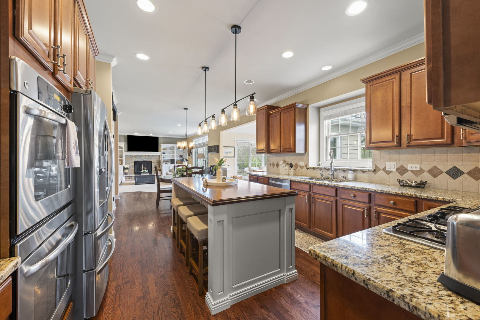 1N003 Richard Avenue