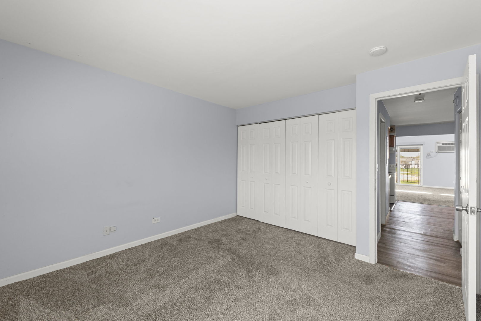 535 W Lies Road Unit: 6