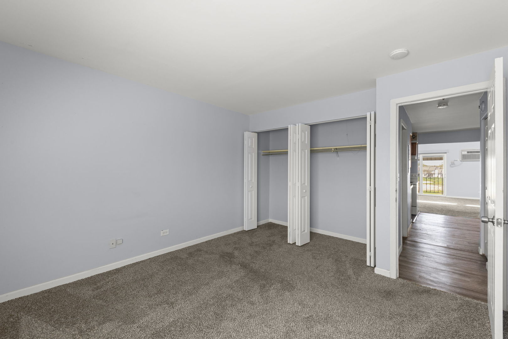 535 W Lies Road Unit: 6